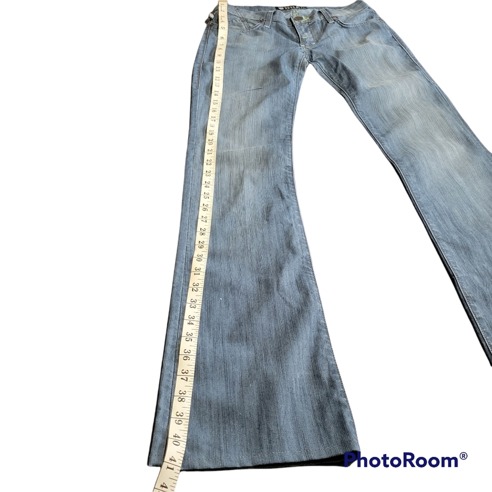 Rock & Republic Mid Rise Flare Leg 25 - Picture 4 of 11